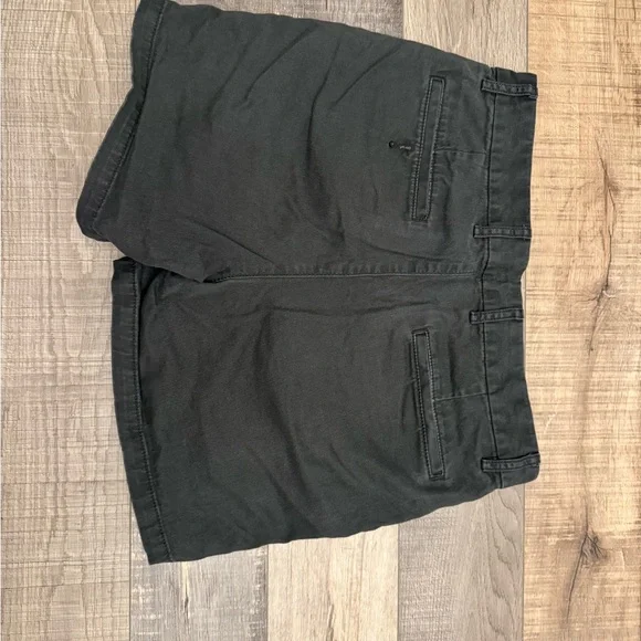 Old Navy Slim Built-In Flex Shorts — Charcoal - Picture 2 of 7